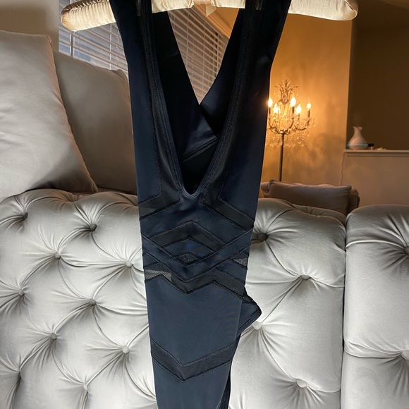 🌊FINAL 4 🏝Luxury One-Piece Swimsuit🛥 - Picture 2 of 7